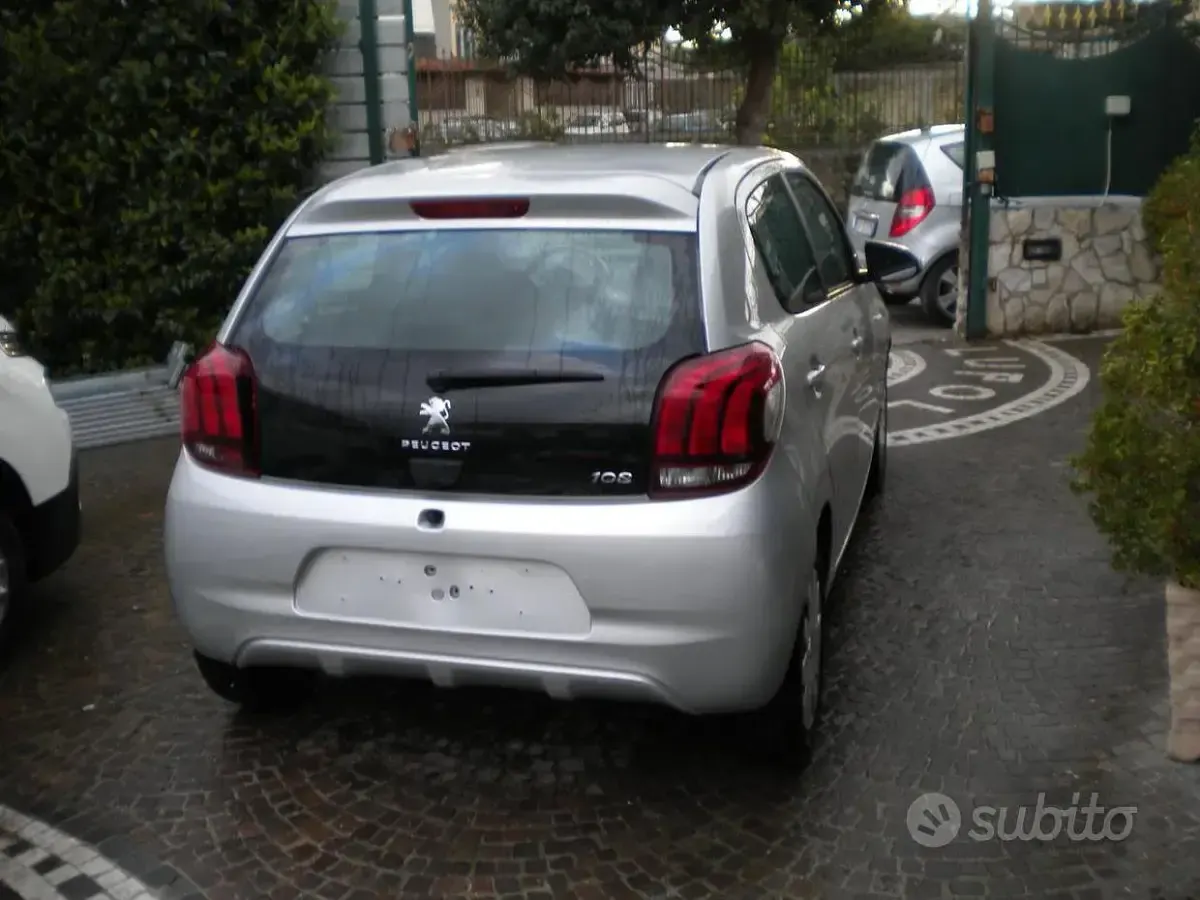 Usata Peugeot 108 Active 82 CV (60 kW) 2019 Grigio Berlina