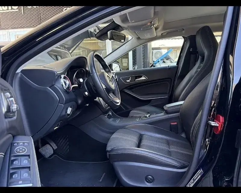 Usata Mercedes GLA200 Edition 136 CV (100 kW) 2019 Nero SUV
