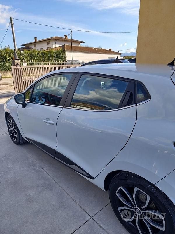 Usata Renault Clio IV Intens 90 CV (66 kW) 2017 Bianco Berlina
