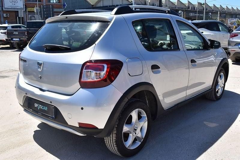 Usata Dacia Sandero Stepway 90 CV (66 kW) 2013 Grigio Utilitaria