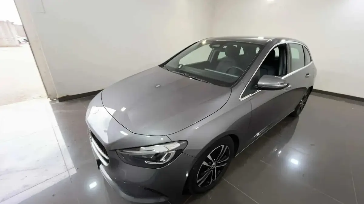 Occasion Mercedes B180 Progressive 116 ch (85 kW) 2024 Gris Monospace