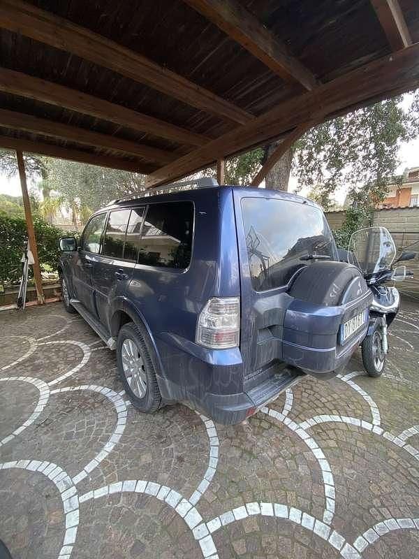 Usata Mitsubishi Pajero Instyle 170 CV (125 kW) 2009 Blu/azzurro SUV