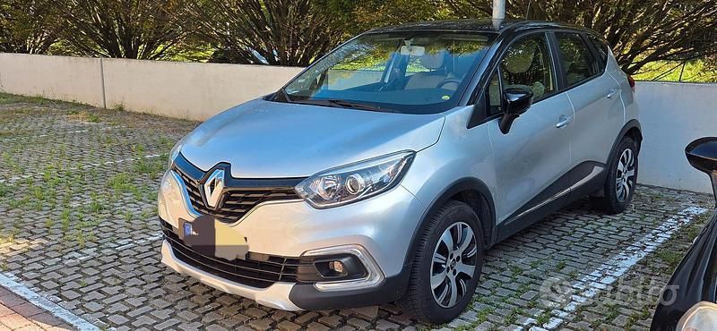 Usata Renault Captur 90 CV (66 kW) 2018 Grigio SUV