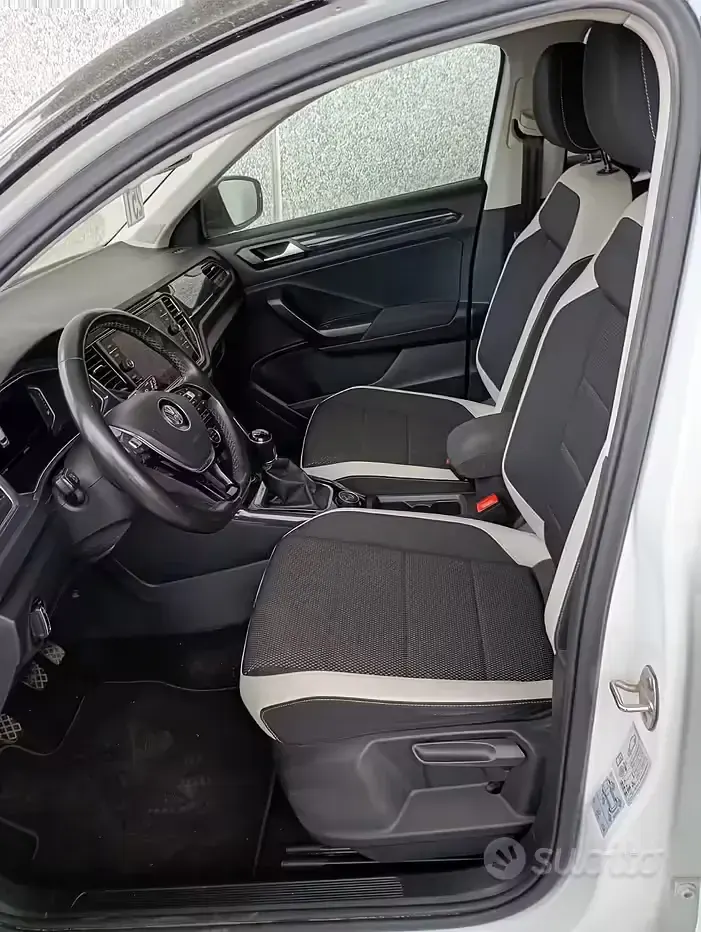 Usata VW T-Roc 150 CV (110 kW) 2019 Bianco SUV