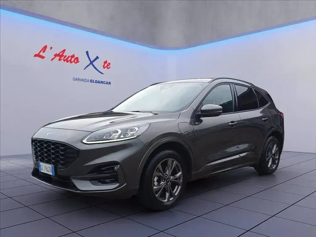 Usata Ford Kuga ST-Line X 225 CV (165 kW) 2022 Grigio metallizzato SUV