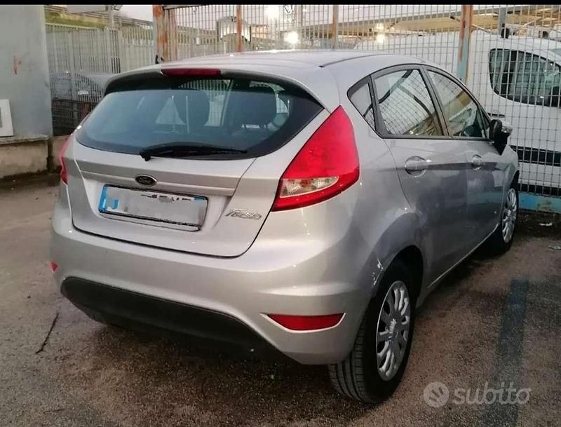 Usata Ford Fiesta 82 CV (60 kW) 2010 Utilitaria