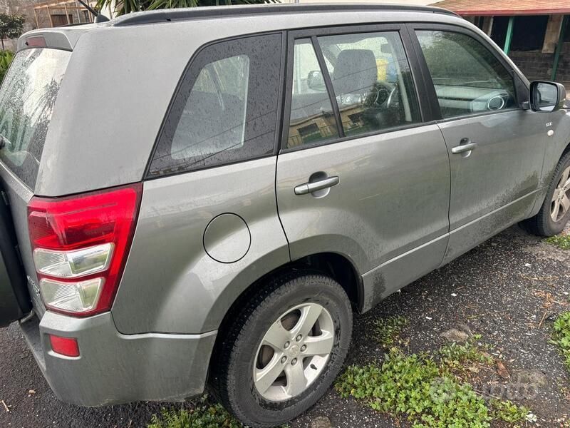 Usata 2006 Suzuki Grand Vitara SUV | 5300 € (Buon prezzo) - Immagine 1/4
