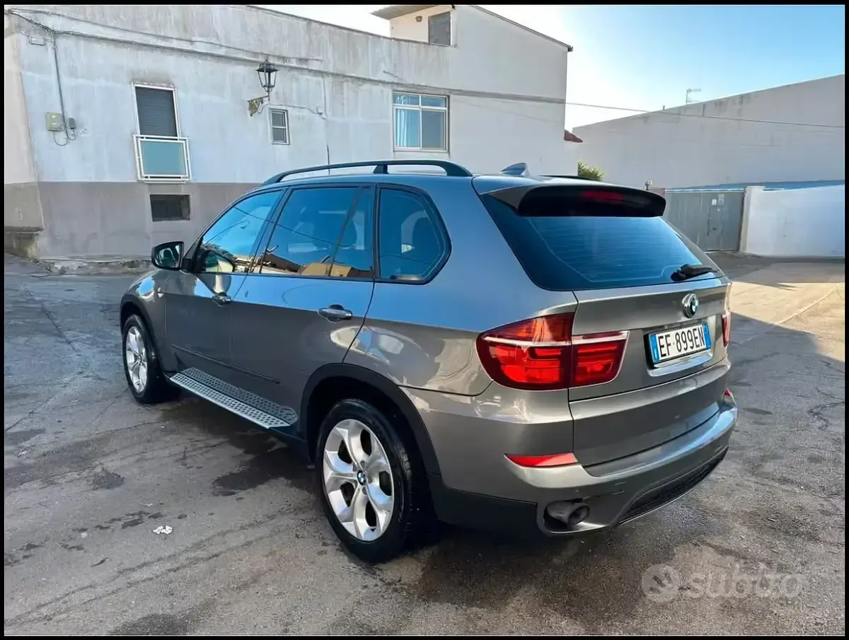 Usata BMW X5 245 CV (180 kW) 2010 Bluazzurro SUV