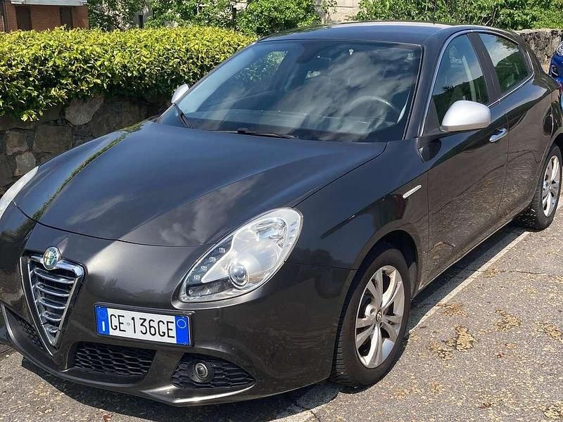 Usata Alfa Romeo Giulietta Distinctive 105 CV (77 kW) 2013 Grigio Utilitaria