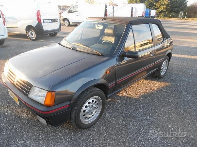Grigio scuro metallizzato Usata 1990 Peugeot 205 Cabrio | 13.900 € - Immagine 1/4