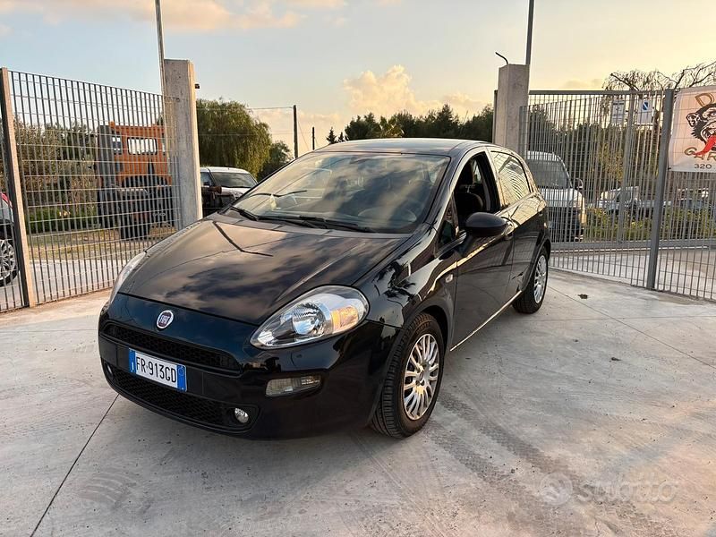 Usata Fiat Punto Street 95 CV (69 kW) 2018 Blu Berlina