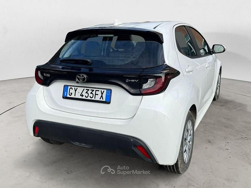 Usata Toyota Yaris Hybrid Active 92 CV (67 kW) 2025 Bianco Utilitaria