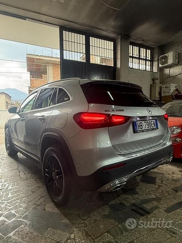 Usata Mercedes GLA200 Progressive 149 CV (109 kW) 2023 Grigio SUV