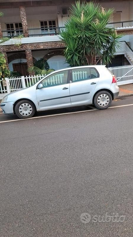 Usata VW Golf IV 105 CV (77 kW) 2004 Grigio Berlina