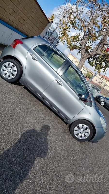 Usata Toyota Yaris 2006 Grigio Berlina