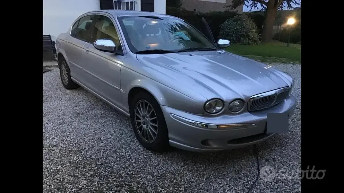 Usata Jaguar X-type 155 CV (114 kW) 2006 Grigio Utilitaria