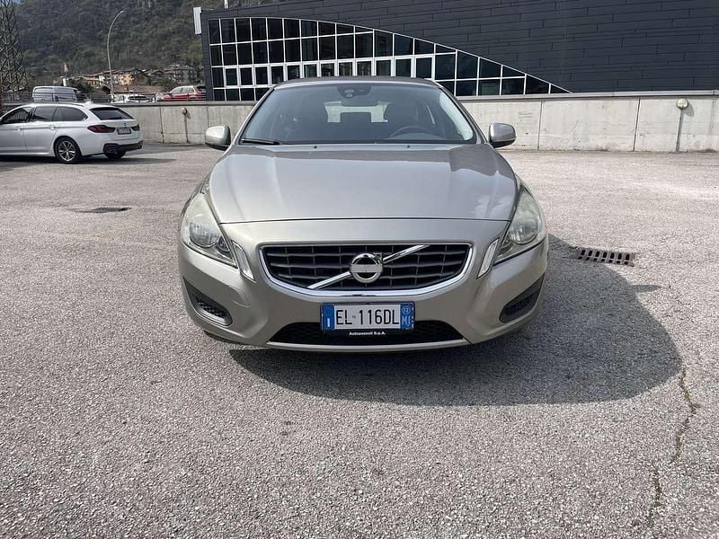 Usata Volvo V60 Kinetic 163 CV (119 kW) 2012 Other Station wagon
