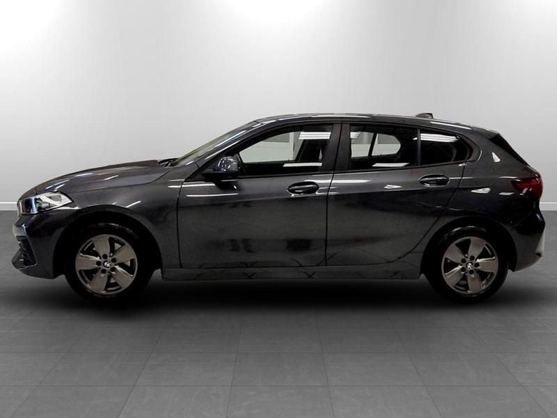 Usado BMW 116 Advantage 116 CV (85 kW) 2021 Gris Utilitario