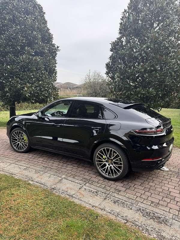 Usata Porsche Cayenne Platinum Edition 462 CV (339 kW) 2022 Nero SUV