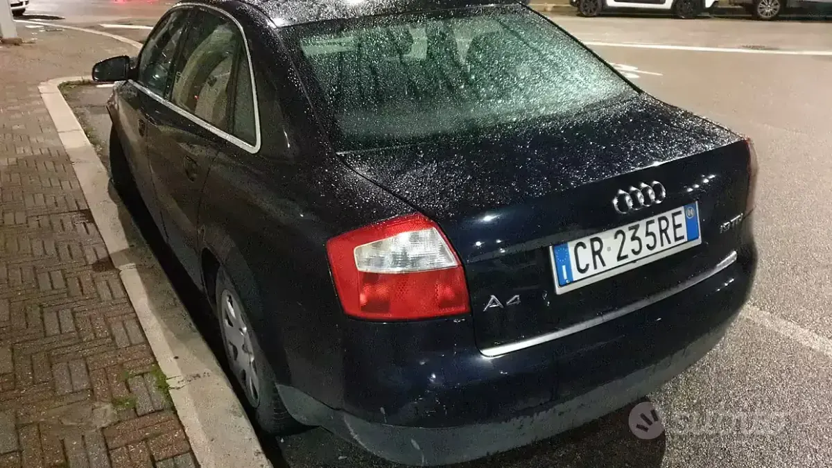 Usata Audi A4 130 CV (95 kW) 2004 Blu Berlina