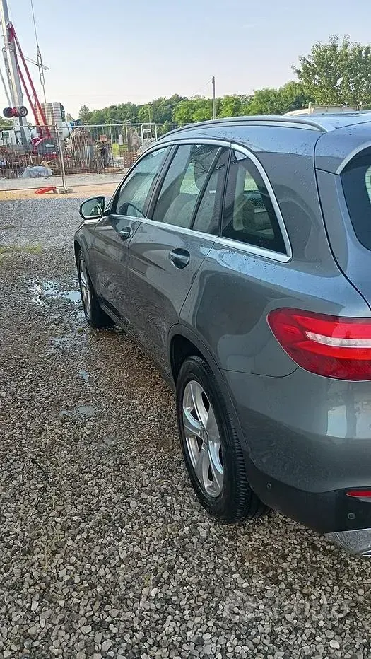 Usata Mercedes GLC250 204 CV (150 kW) 2016 Grigio SUV