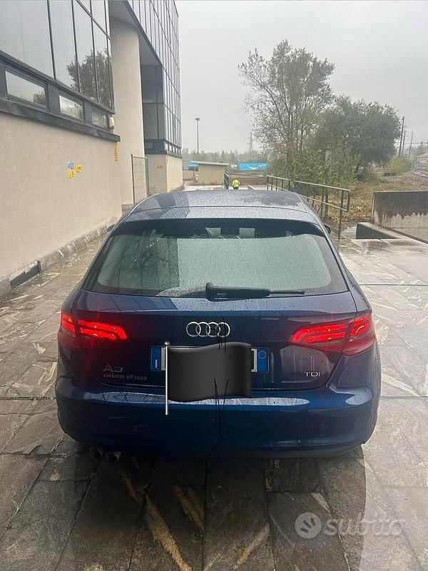 Usado Audi A3 150 CV (110 kW) 2016 Azul Familiar
