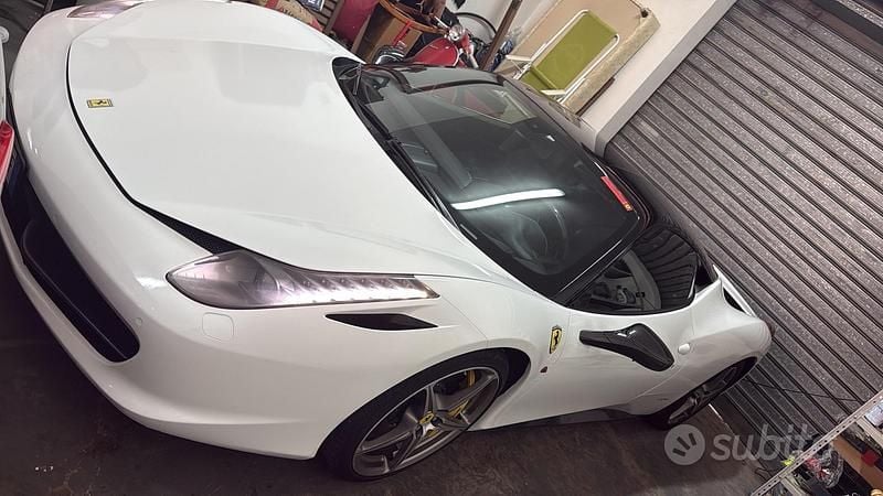 Usata Ferrari 458 566 CV (416 kW) 2011 Nero Coupé