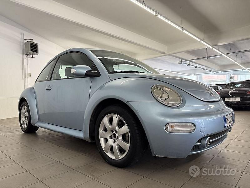 Usata VW Beetle 101 CV (74 kW) 2005 Azzurro Utilitaria