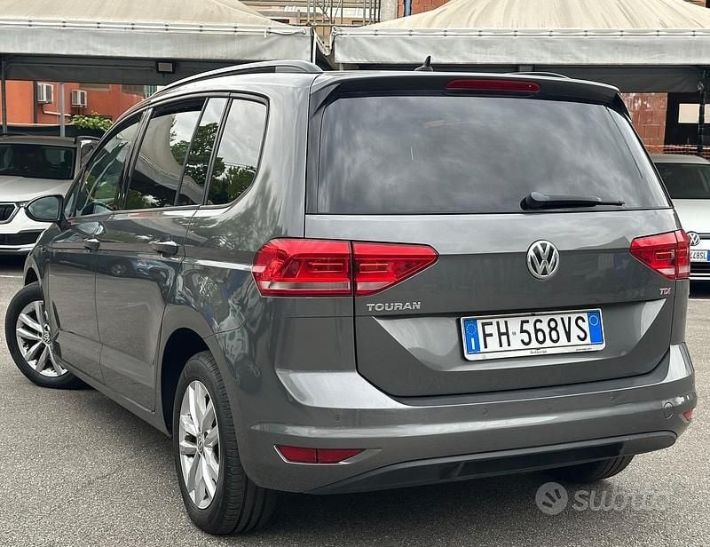 Usata VW Touran Executive 115 CV (84 kW) 2017 Grigio Monovolume