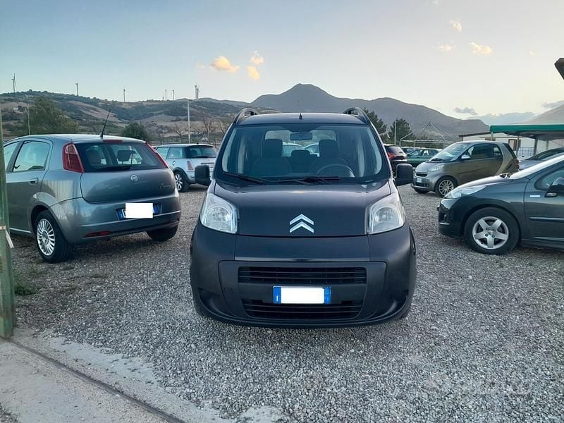 Nero Usata 2009 Citroën Nemo Monovolume | 4200 € (Buon prezzo) - Immagine 1/4