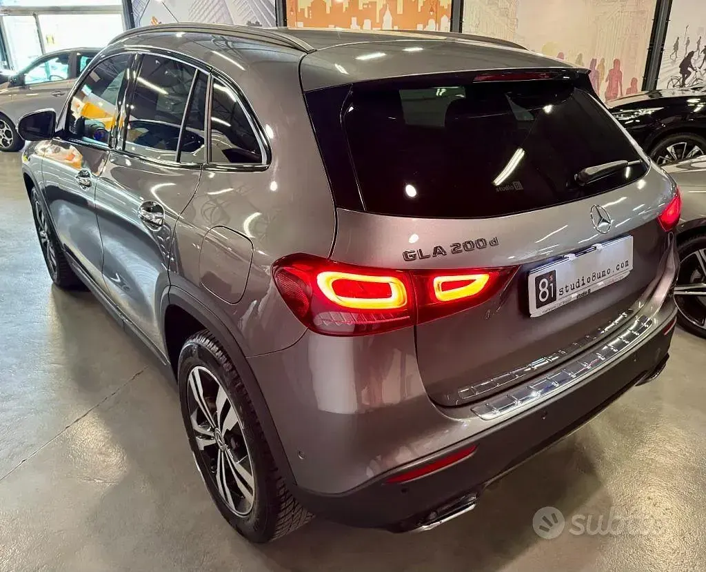 Usata Mercedes GLA200 150 CV (110 kW) 2023 Antracite SUV