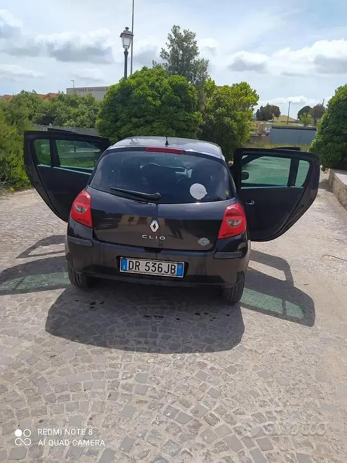 Usata Renault Clio II 98 CV (72 kW) 2008 Blu Berlina