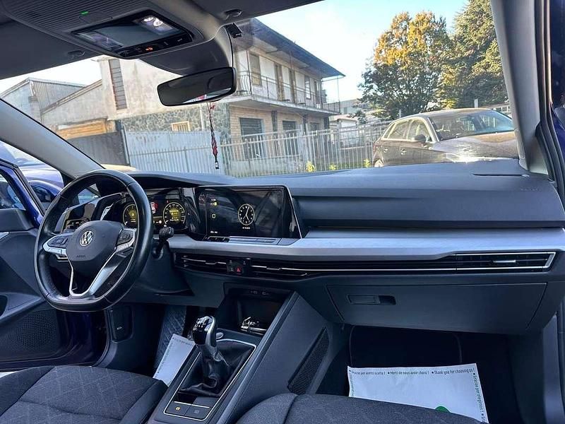 Usata VW Golf VIII Life 116 CV (85 kW) 2020 Blu/azzurro Berlina