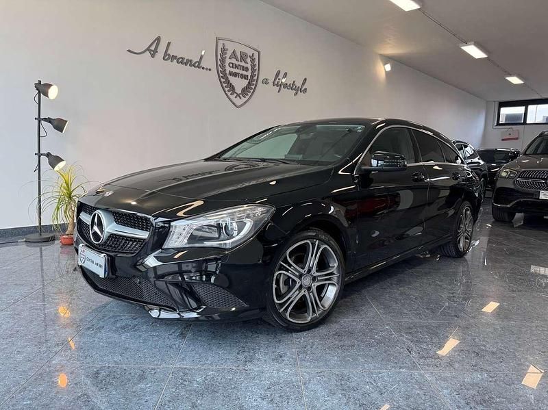 Usata Mercedes CLA200 Shooting Brake Sport Edition 136 CV (100 kW) 2016 Nero Station wagon
