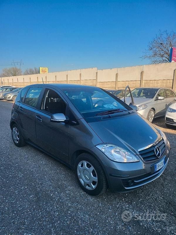 Usata Mercedes A160 Executive 95 CV (69 kW) 2010 Grigio Berlina