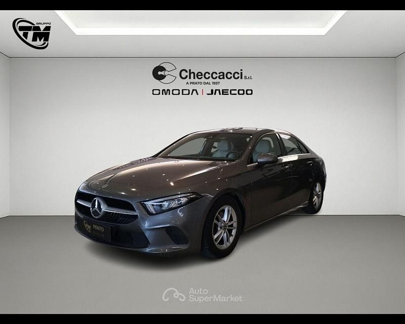 Usata Mercedes A180 Business 116 CV (85 kW) 2019 Gray Berlina