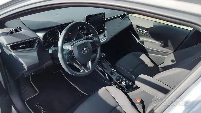 Usata Toyota Corolla Style 122 CV (89 kW) 2021 Grigio Berlina