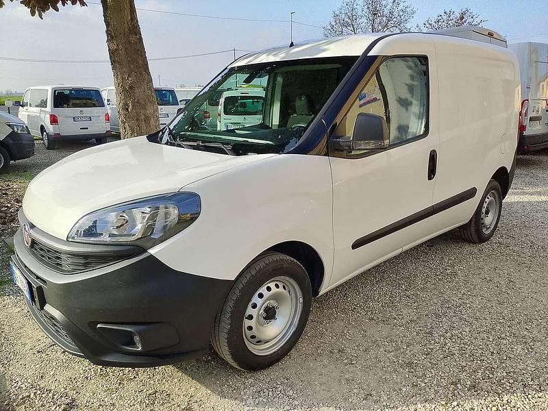 Usata Fiat Doblò Business 105 CV (77 kW) 2021 Bianco Monovolume