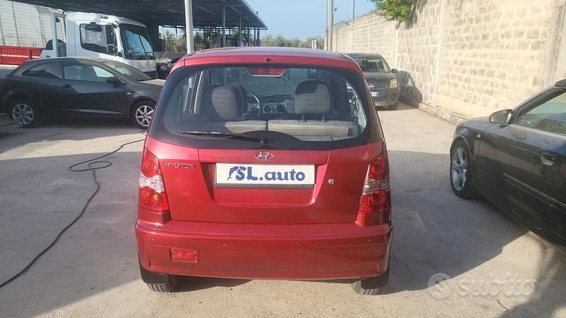 Usata Hyundai Atos Comfort 59 CV (43 kW) 2004 Rosso Utilitaria