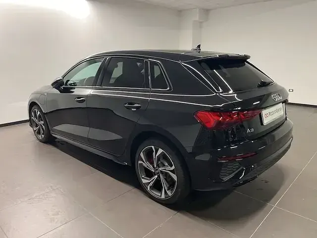 Usata Audi A3 S-Line 245 CV (180 kW) 2024 Nero mythos metallizzato