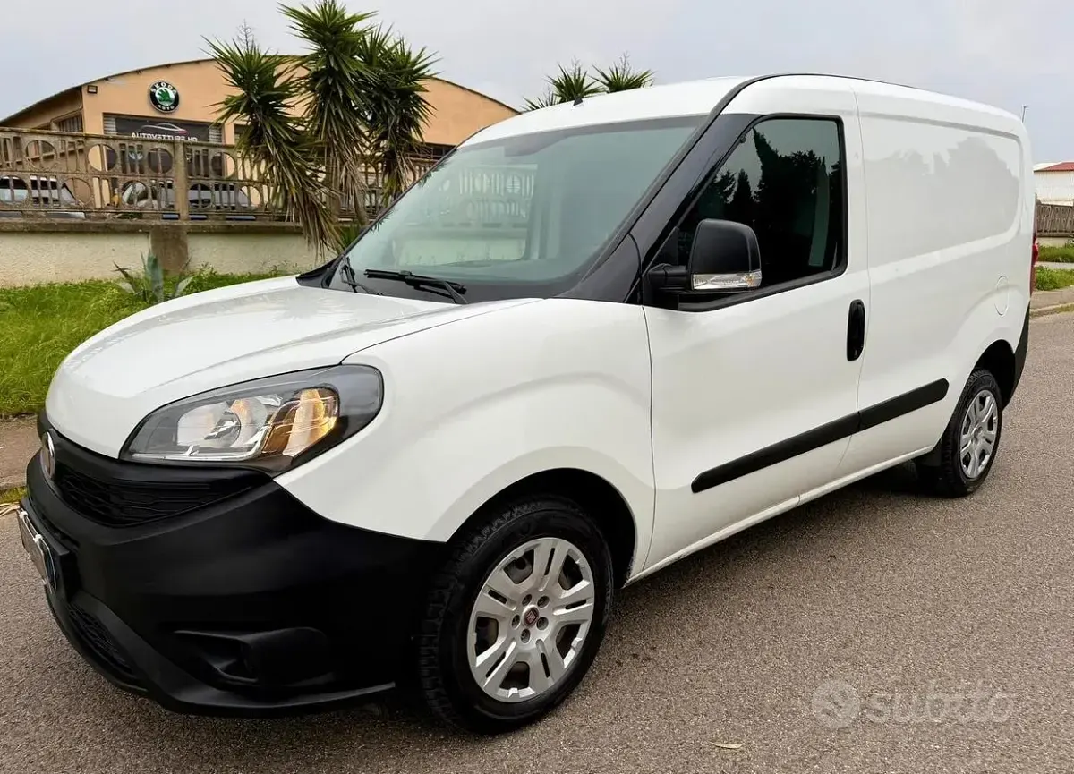 Usata Fiat Doblò 95 CV (69 kW) 2020 Bianco Monovolume