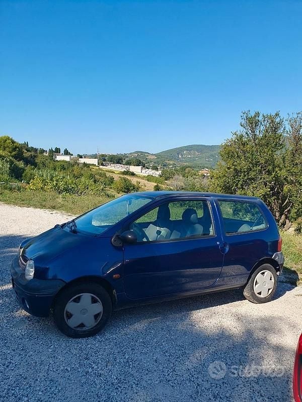 Usata Renault Twingo 58 CV (42 kW) 1999 Blu Utilitaria