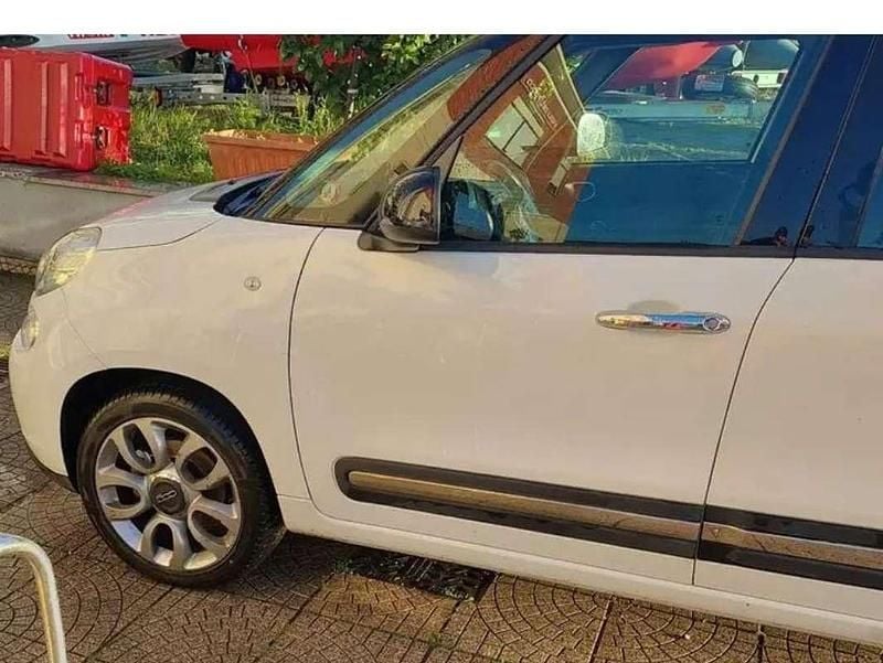 Bianco Usata 2015 Fiat 500L Lounge Monovolume | 5000 € (Super prezzo) - Immagine 1/4