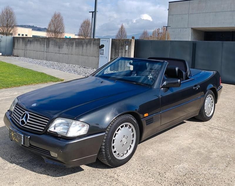Usata Mercedes SL300 231 CV (169 kW) 1992 Nero Cabrio
