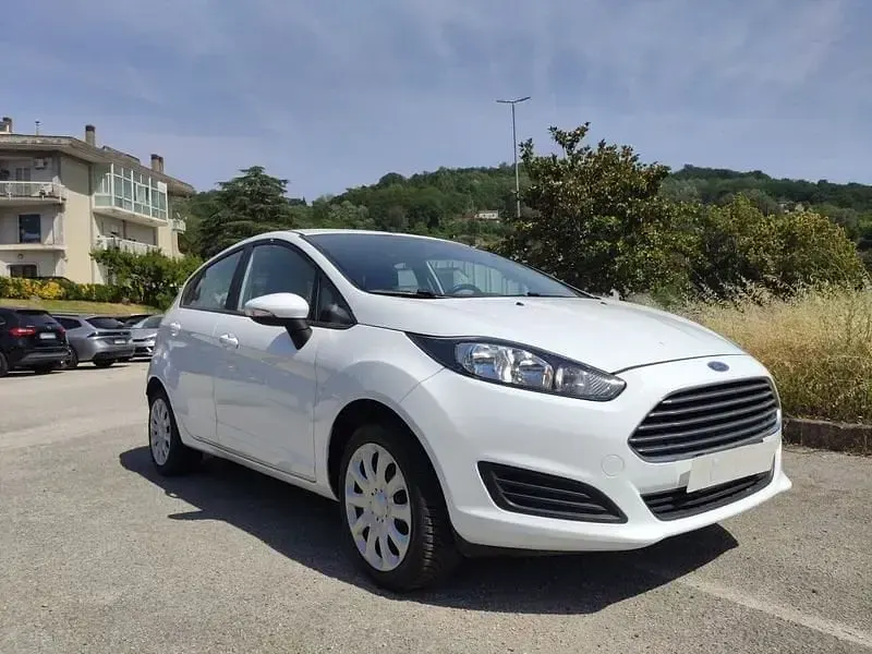 Usata Ford Fiesta 80 CV (58 kW) 2013 Utilitaria