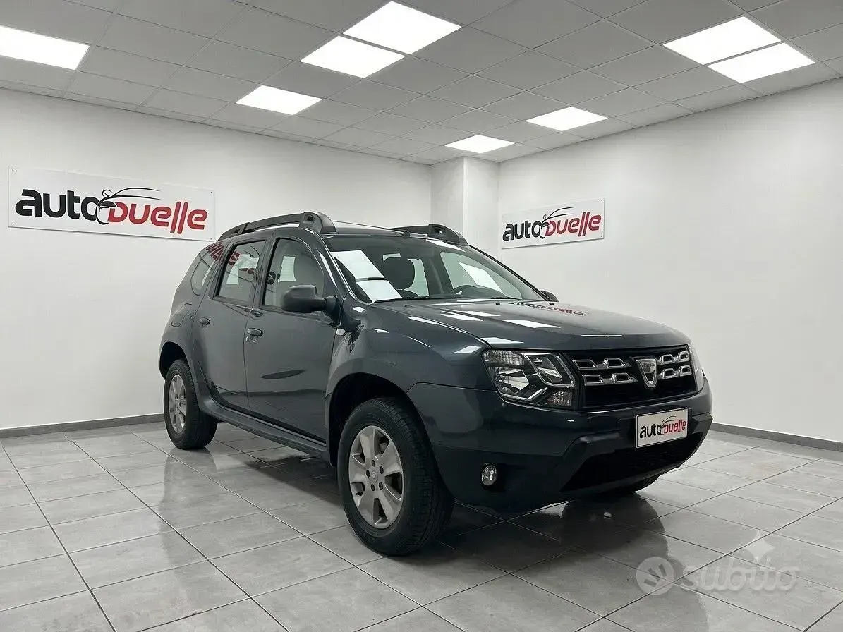 Usata Dacia Duster Lauréate 109 CV (80 kW) 2016 Grigio SUV