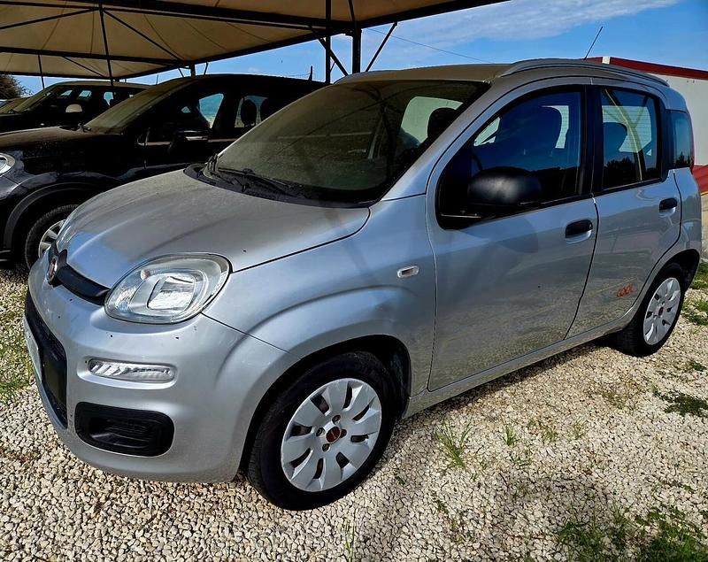 Usata Fiat Panda Easy 69 CV (50 kW) 2016 Grigio Utilitaria