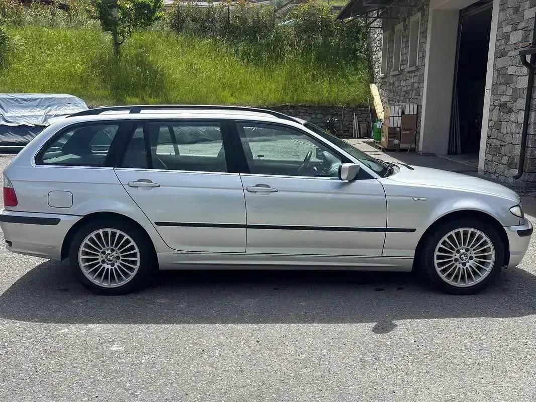 Usata BMW 330 184 CV (135 kW) 2002 Argento Station wagon
