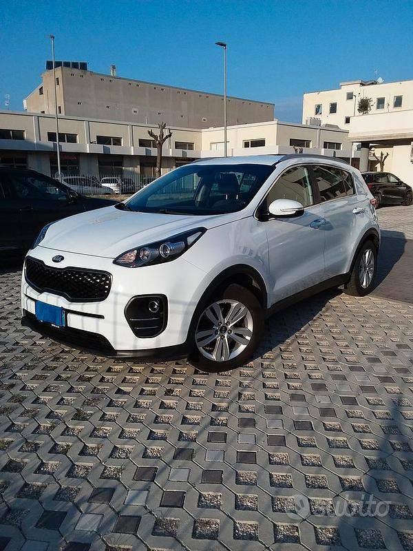 Bianco Usata 2018 Kia Sportage SUV | 8000 € - Immagine 1/4