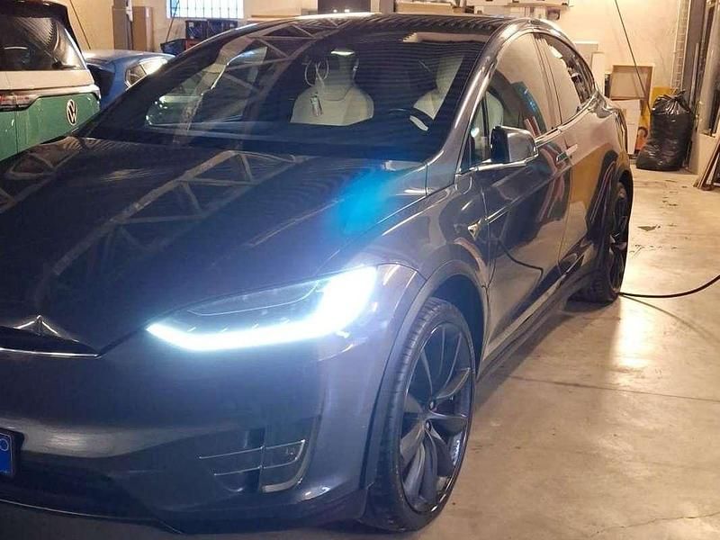 Usata Tesla Model X 158 kW (215 CV) 2019 Grigio SUV